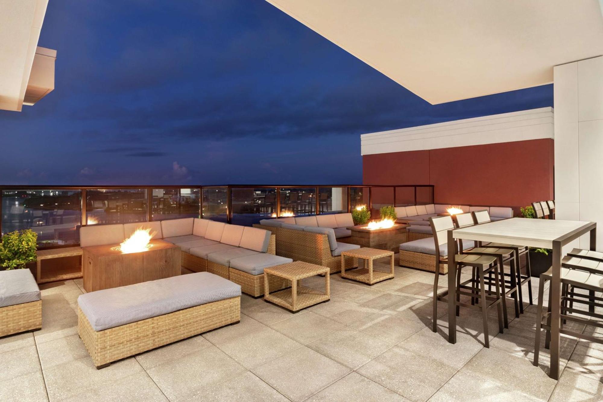 Embassy Suites By Hilton Wilmington Riverfront Exteriér fotografie