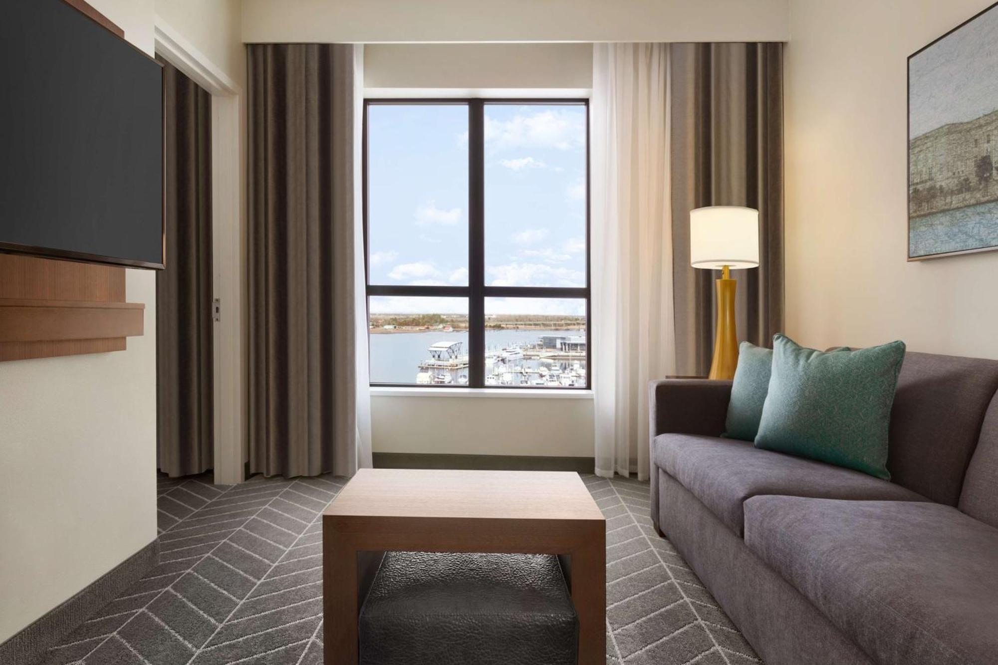 Embassy Suites By Hilton Wilmington Riverfront Exteriér fotografie